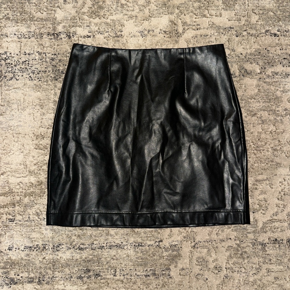 Wilfred Black Leather Skirt
